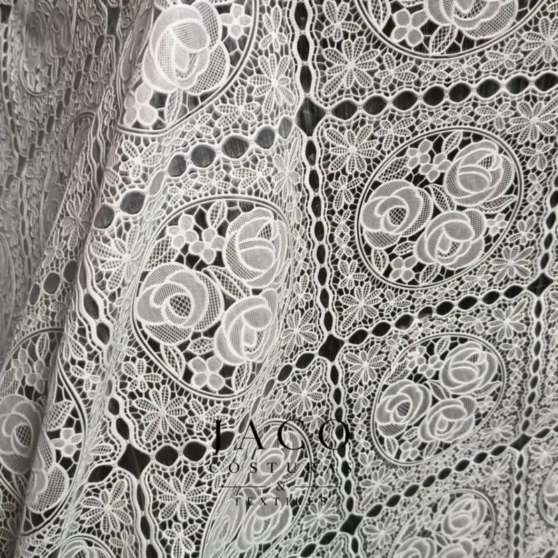 Hule Carpeta Broderie Rosas En Circulos Entrelazados